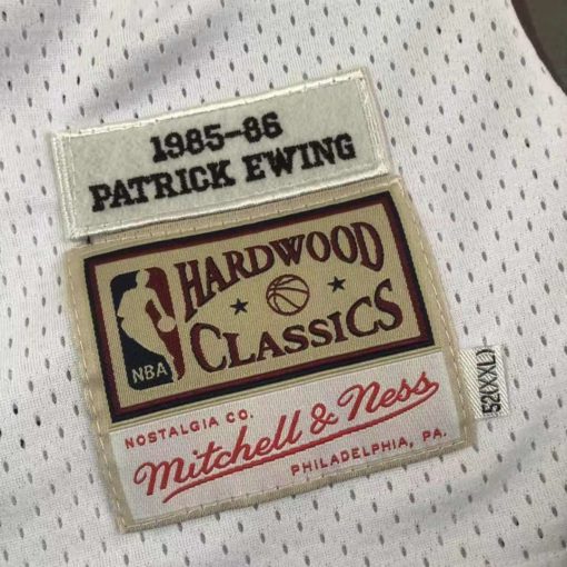 Patrick Ewing 33 New York Knicks 1985-86 White Jersey Patrick Ewing 33 New York Knicks 1985-86 White Jersey