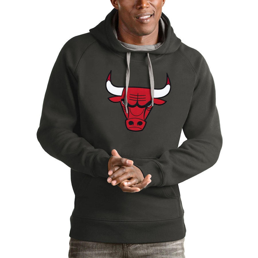 Men's Chicago Bulls Antigua Charcoal Logo Victory Pullover Hoodie Men's Chicago Bulls Antigua Charcoal Logo Victory Pullover Hoodie