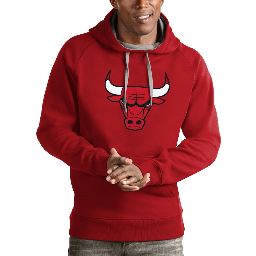 Men's Chicago Bulls Antigua Red Logo Victory Pullover Hoodie Men's Chicago Bulls Antigua Red Logo Victory Pullover Hoodie